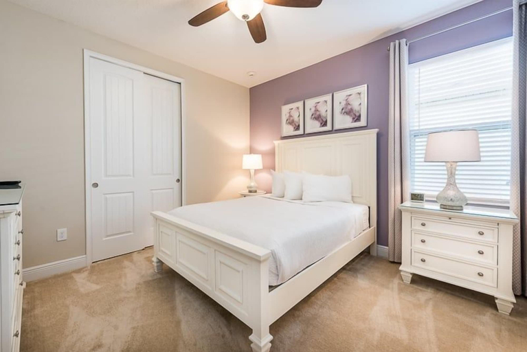 Room 2, Encore 8BR Villa, Home Theater, Near Disney, Osceola