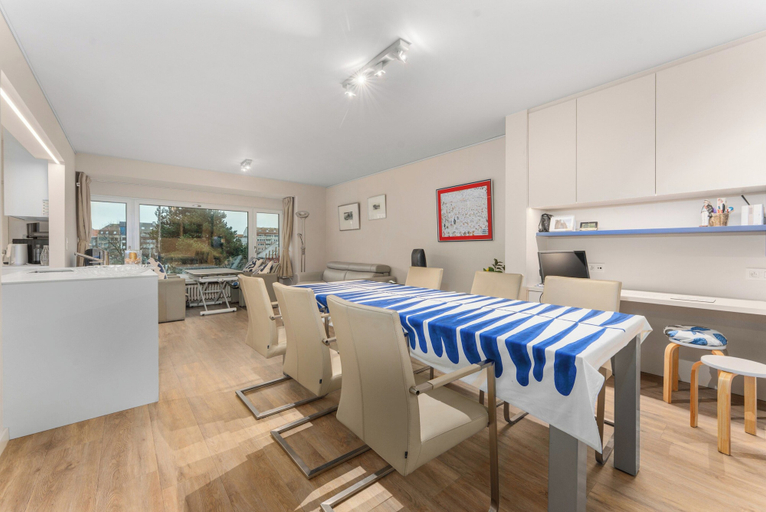 Dining 2, Parkside Stay Near Beach, West-Vlaanderen