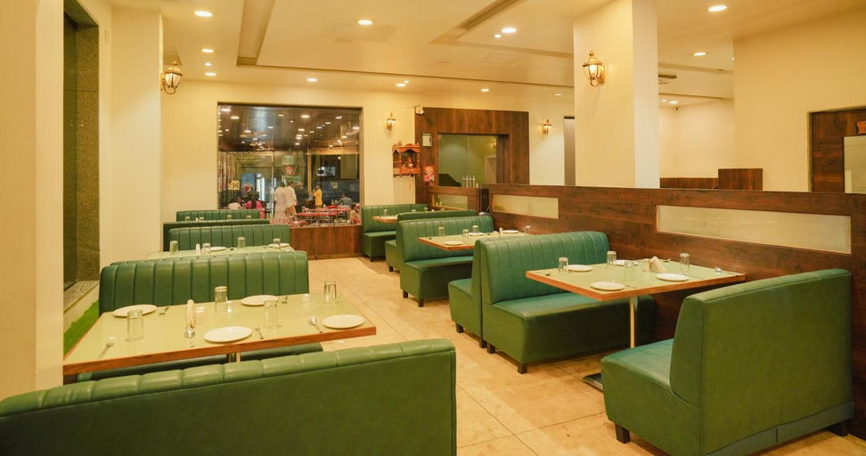 Food & Drinks 5, Hotel Dwarka Park , Ahmadnagar