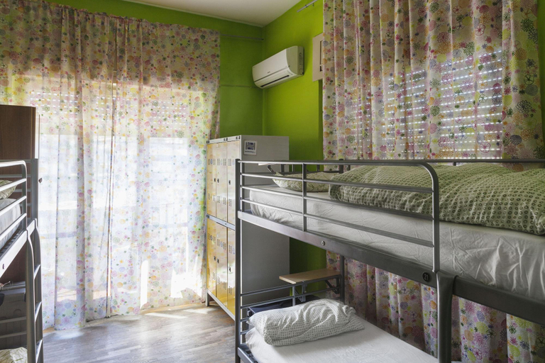 Bedroom 3, Hostel of the Sun, Napoli