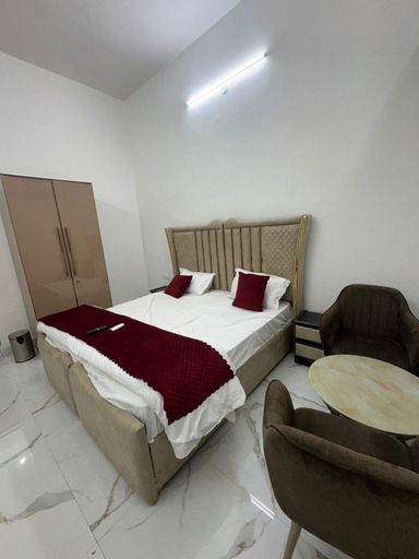 Room 2, Manglaam Hotel & Resort, Gautam Buddha Nagar