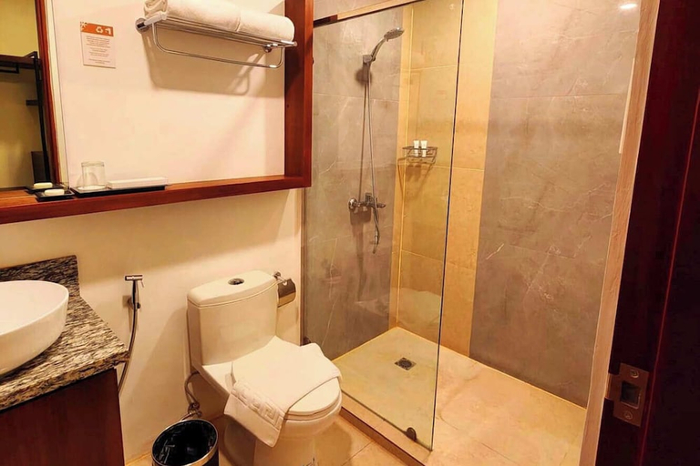 Bathroom 5, Cebu Quincentennial Hotel, Cebu City