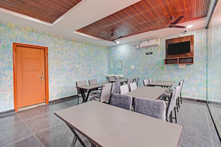 Restaurant, Super Townhouse Oak Hyderabad Central, Hyderabad