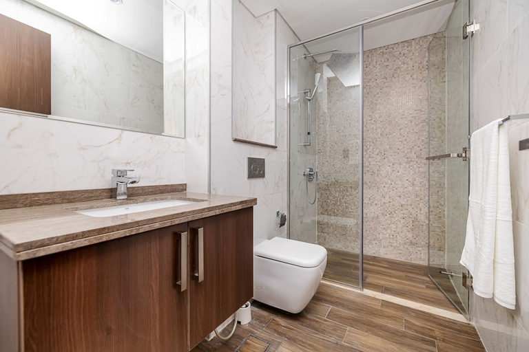 Bathroom 4, Unlock J One, Dubai