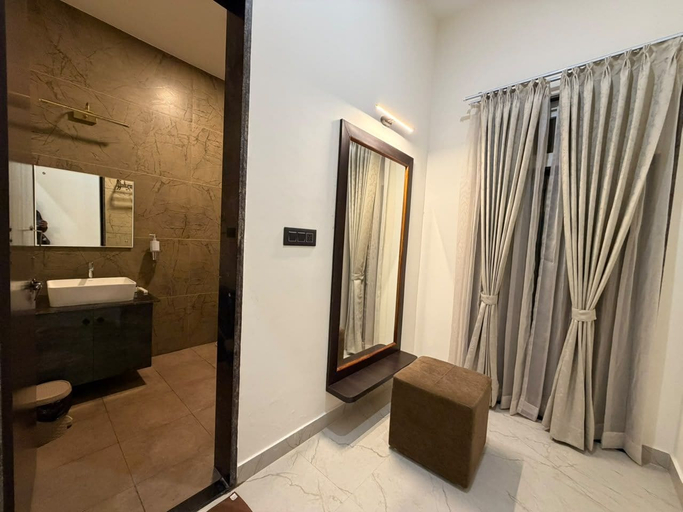 Bathroom 5, KUNA RESORT, Chikmagalur