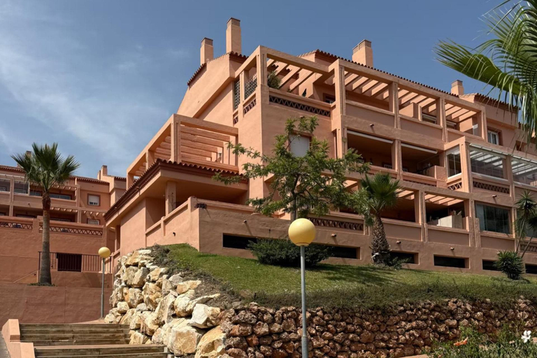 Primary image, Apartment Sleeps 8 With Pool and Parking, Málaga