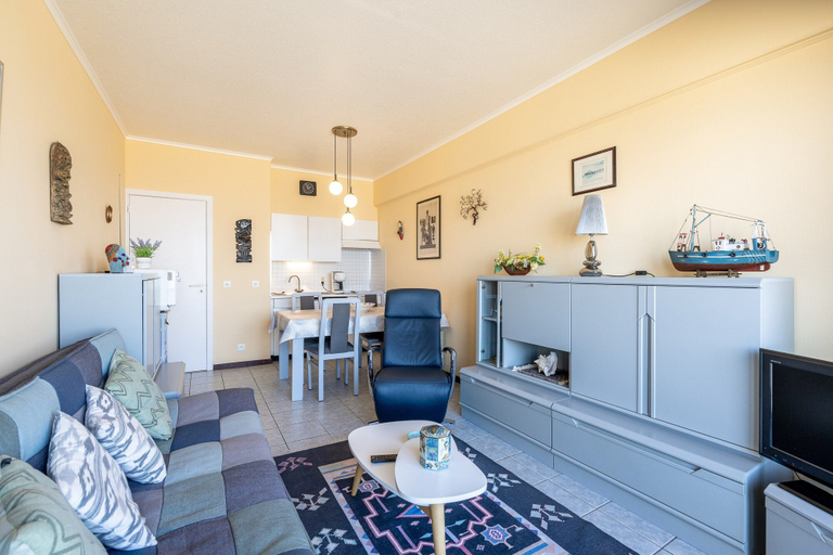 Living room 2, Studio Apartment Zeedijk With Ocean View, West-Vlaanderen