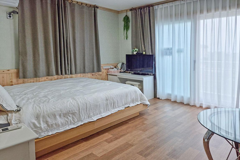Bedroom 2, Yangyang Muhak Motel, Yangyang