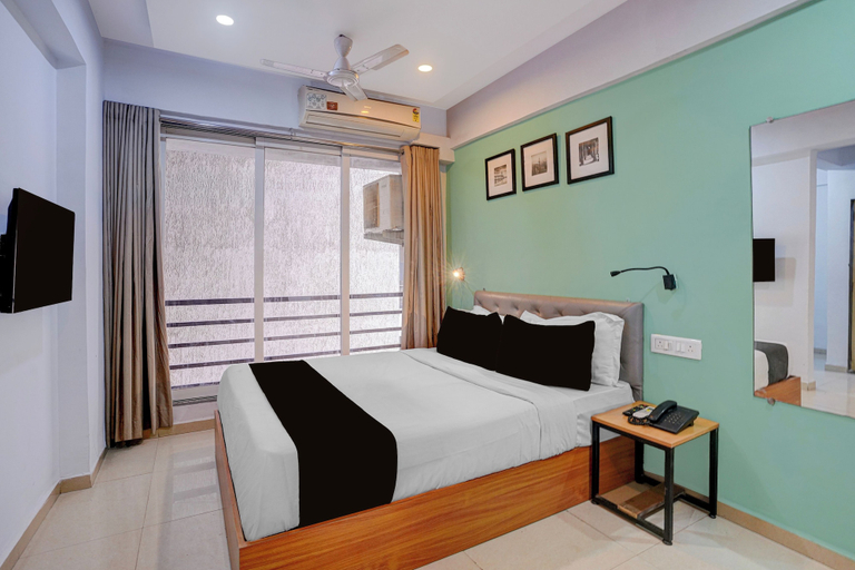 Room 2, Collection O Bhumi World Industrial, Thane