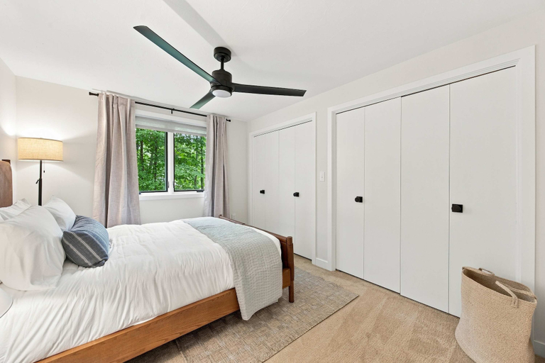 Room 4, Gilford Lake Retreat 5-min Walk to Beach Pool, Belknap