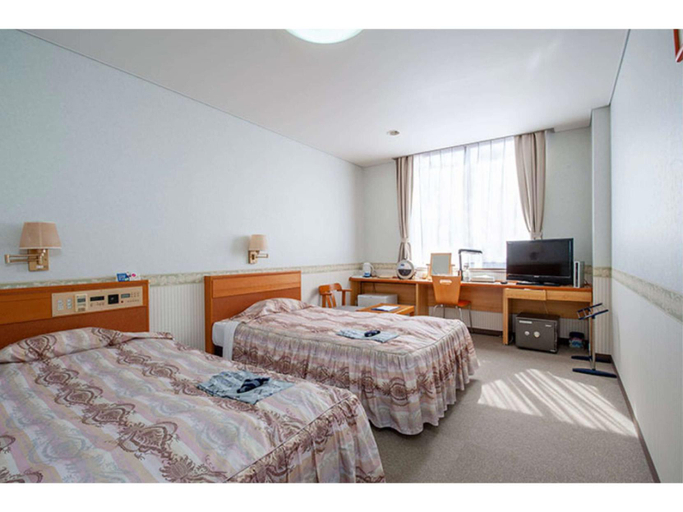 Bedroom 2, Nigitatsu Kaikan, Matsuyama