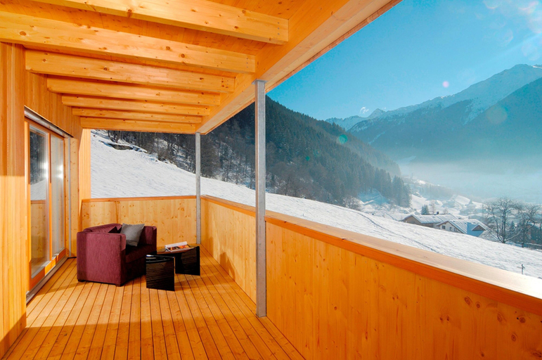 Balcony, Chalet With Fireplace and Garden, Bludenz