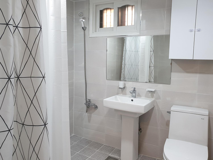 Bathroom 5, Hongdae Cheese Guesthouse, Seodaemun