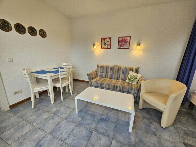 Living area 4, Holiday Apartment With 1 Bedroom, Ostholstein