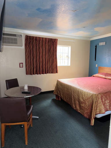 Room 2, Solar Motel Los Angeles, Los Angeles