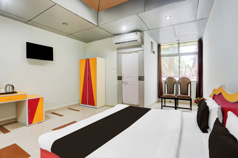 Room 2, Collection O Nandanpura Sipri Bazar, Jhansi