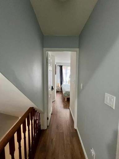 Interior, DT Townhouse Room Steps to Transit, Toronto