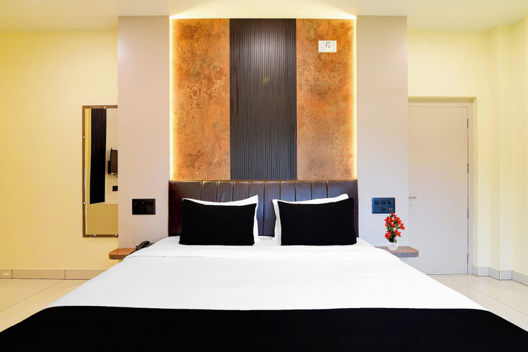 Room 3, Townhouse Motijhil Park, Murshidabad
