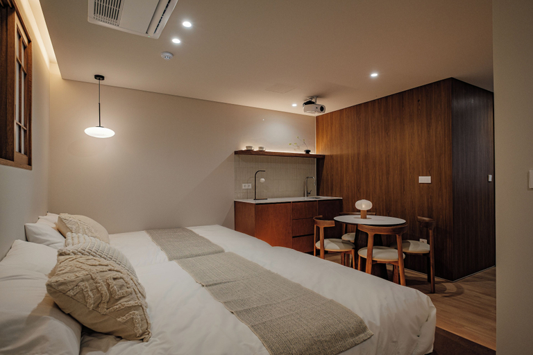 Room, Grida Hongdae, Mapo