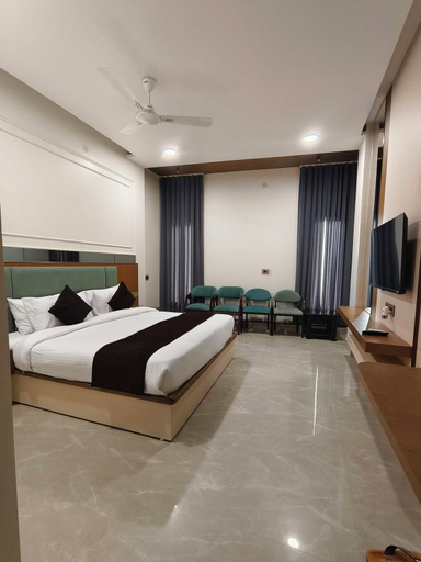 Room 2, Hotel Royal DC, Aligarh