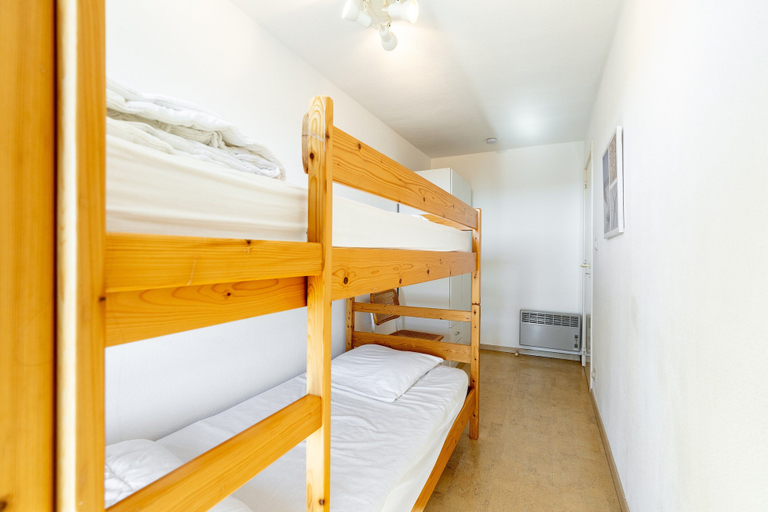 Room 5, Apartment in Blankenberge Near the Pier, West-Vlaanderen