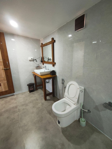 Bathroom 3, Kamaxi Beach Resort, South Goa