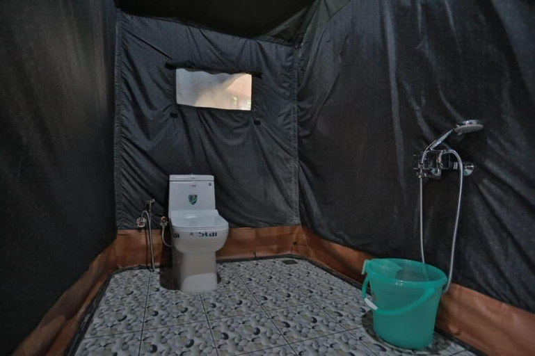 Bathroom, Bestinn Leisure Chalona Munnar, Idukki