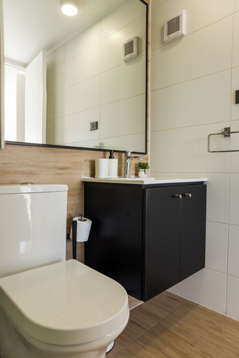 Bathroom 2, Modern Apartment in Ñuñoa for 3 Guest, Cordillera