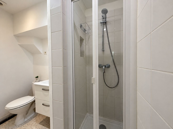 Bathroom 4, Charmant Studio au Cœur de Montmartre, Paris