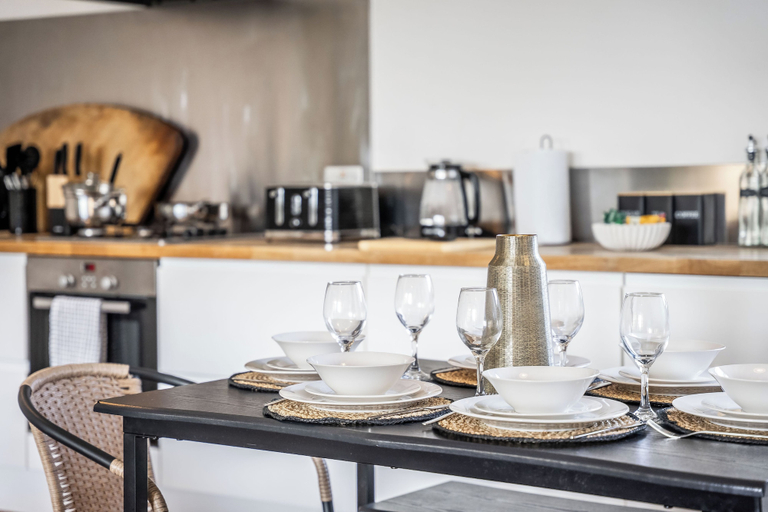 Private kitchen 3, Luxe Penthouse with Balcony & Parking, London