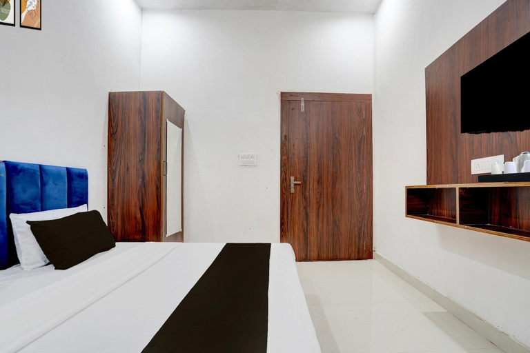 Room 5, Super Hotel O Mathura-bharatpur, Mathura