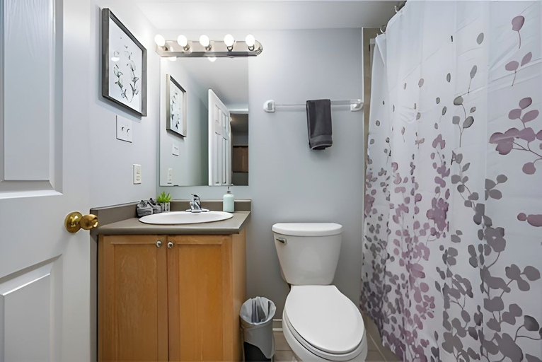 Bathroom 5, Comfort Townhouse Suites, Peel