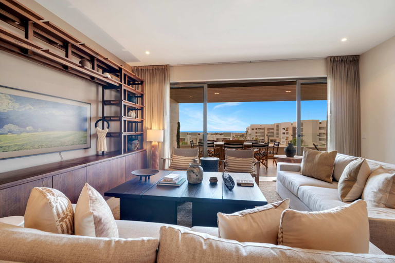 Primary image 1, Stunning Brand New 3 Bdr Condo in Vistavela Sunset, La Paz