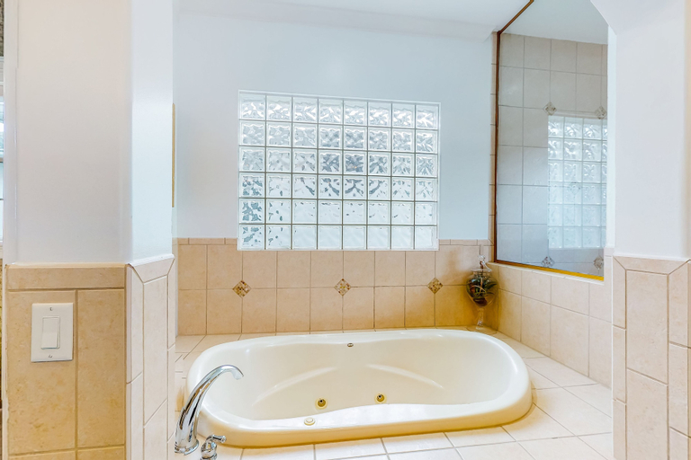 Bathroom 5, Gorgeous Golf-view Villa With Galactic Themed Bedroom at Reunion, Osceola