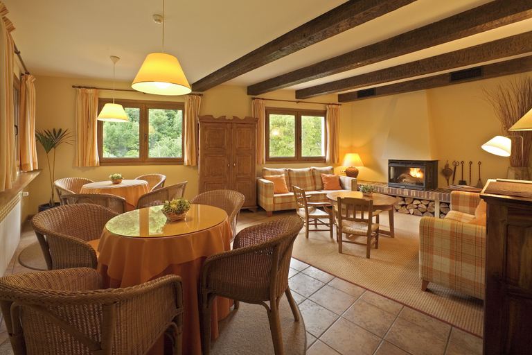 Food & Drinks, Hotel Rural Besaro - Selva de Irati, Navarra