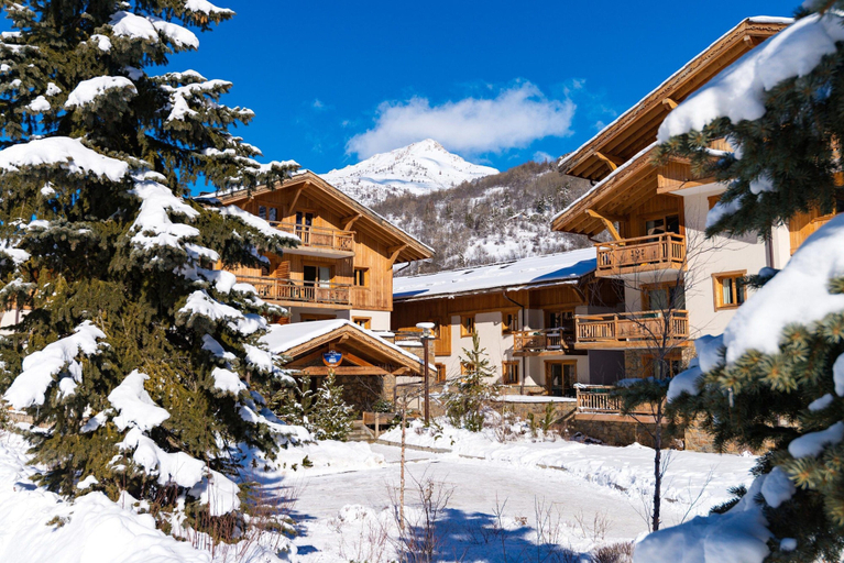 Exterior 5, Mountain Retreat With Heated Pool, Hautes-Alpes