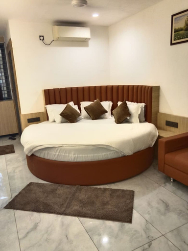 Room 2, Hotel Grand Nilgiri AC Rooms, Anand