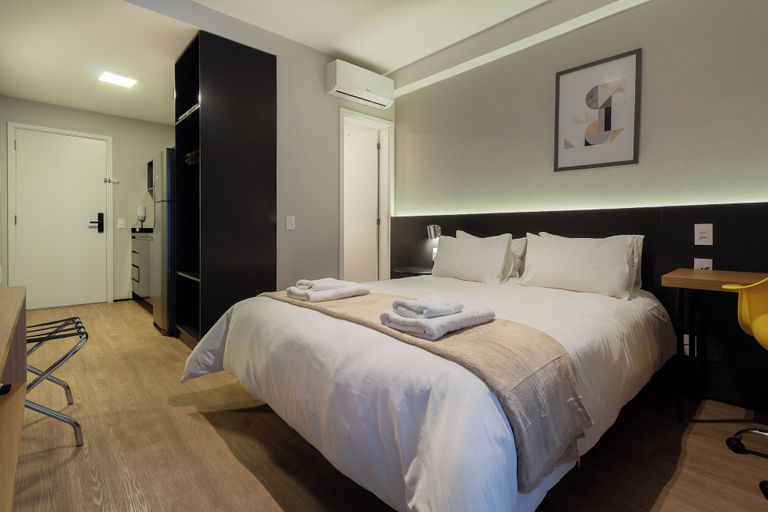 Room 2, Moura by Bhomy, São Paulo