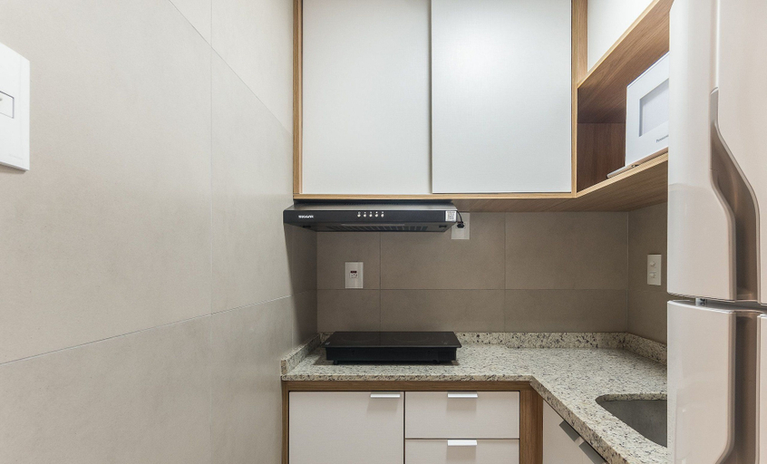 Private kitchen 5, Fully Equipped Apartments in a Building With a Pool and Gym, 280m From the Beach - Clfs, Salvador