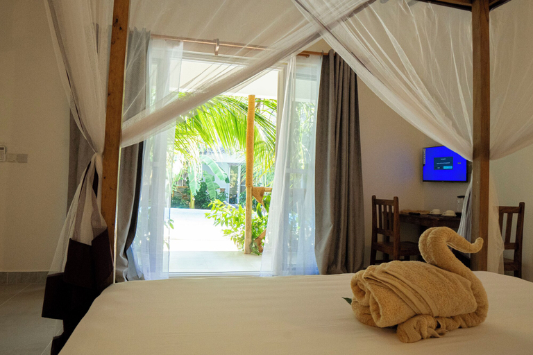 Room 4, Nuru ya Zanzibar Bungalow, Kati