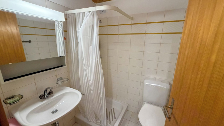 Bathroom 3, Plan-B Stay, Maloja