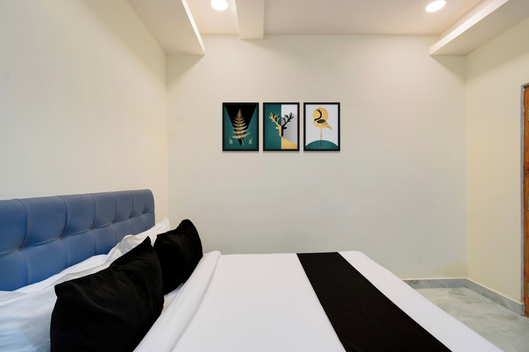 Room 2, Hotel O Karmanghat Hanuman Temple, Ranga Reddy