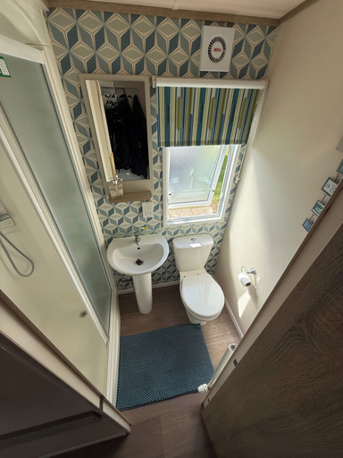 Bathroom 5, Static Caravan Sleeps 6 Close to Amenities, Essex