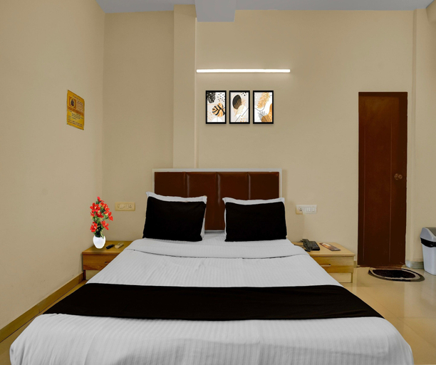 Room 4, Deluxe With Twin Bed, Valsad