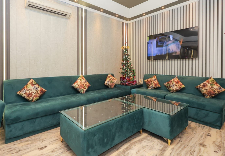 Living area, Hotel A.P. Palace, Agra