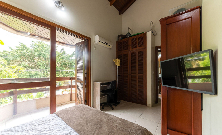 Room 3, 2-bedr Ap W/bbq, 400m From the Beach Jurere Jba202, Florianopolis