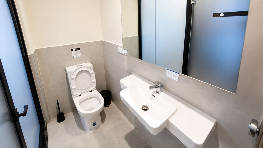 Bathroom, Private Ensuite Carlton Studio for 4, Melbourne