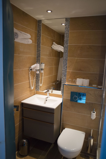 Bathroom 4, Hôtel du Mont Blanc, Paris