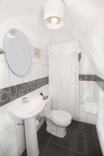 Bathroom 3, Hotel La Calma de Rita, Cordillera
