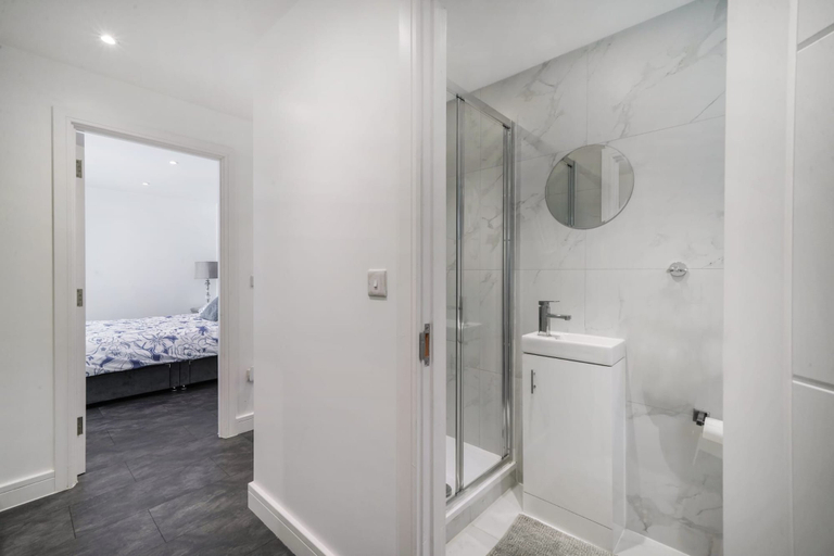 Interior, Ground Floor Flat with Garden & Parking, London